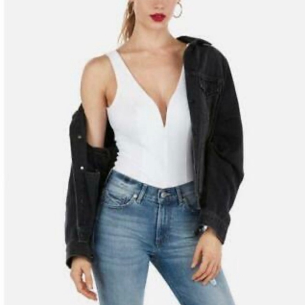 Set of Express Deep V Bodysuits - Picture 6 of 6